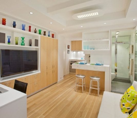 La adaptación de espacios mínimos para vivienda es algo casi universal. El de la imagen es un estudio en Nueva York.