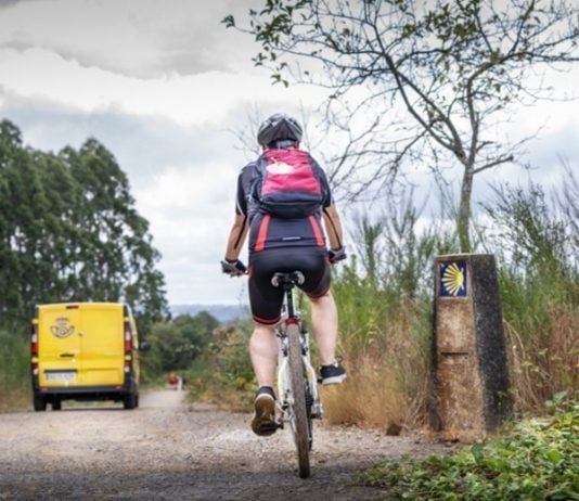 Camino de Santiago en bicicleta. (Foto: Correos)