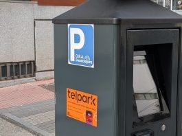 Uno de los nuevos parquímetros, en una calle donde antes no lo había, preparado ya para entrar en funcionamiento quizá el 1 de junio. (Foto: La Crónic@)