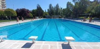 Piscina olímpica de San Roque en los días previos a la temporada de baños de 2026.