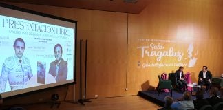 Sánchez Vara y su biógrafo en la presentación del libro que glosa su trayectoria.