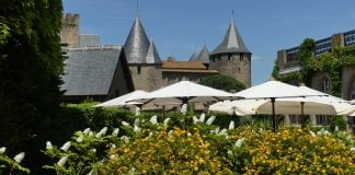 TOUR DE FRANCIA 2026: Esta es la etapa del 7 de julio, la más «histórica» de la ronda gala, en detalle para ti Terraza del Hôtel de la Cité, en Carcasona. (Foto: La Crónic@)