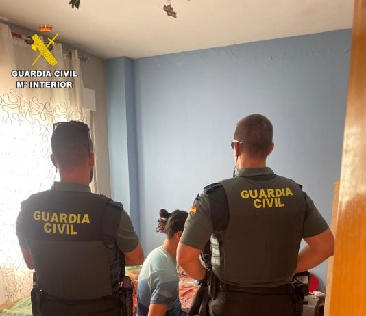 Trabajar en casa puede ser un delito… según a qué te dediques Detenido en un chalé de Pozo de Guadalajara. (Foto: Guardia Civil)