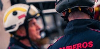 Peligroso incendio en una fábrica del Corredor del Henares Personal de Bomberos de la Comunidad de Madrid.