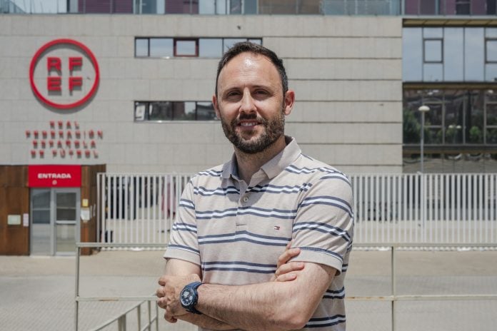 Luis Castro.