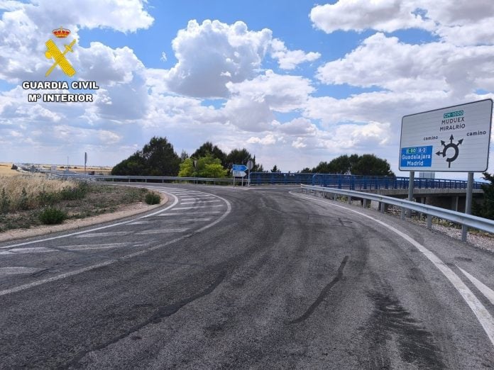 La conductora accedió a la A-2 por donde no debía. (foto: Guardia Civil)