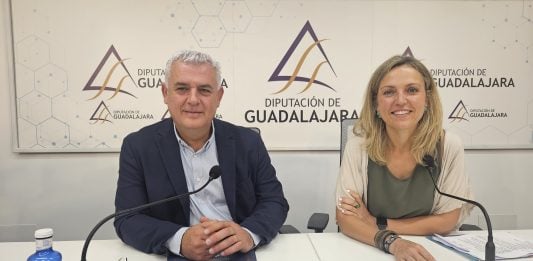 El Día de la Provincia será en Sigüenza El presidente de la Diputación de Guadalajara, José Luis Vega y la alcaldesa seguntina, María Jesús Merino.