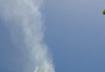 Así se ha logrado extinguir el incendio de la Torre Moeve, en Madrid Incendio en la Torre Moeve
