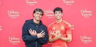 Lamine Yamal tiene un doble en Berlín Lamine Yamal y su "doble" en Berlín. (Foto: ©Madame Tussauds)
