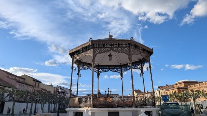 Plaza de Cervantes en Alcalá de Heanres. (Foto: La Crónic@)