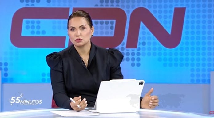 Un momento del reportaje dedicado a José Bono en el canal CDN y origen de esta nueva polémica sobre sus inversiones en la República Dominicana.
