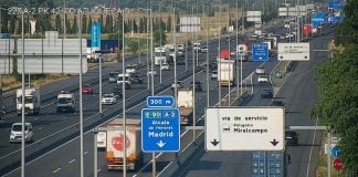 Intenso tráfico en la A-2: ¿Pero no se habían ido ya de vacaciones? La A-2, en la mañana del lunes, 6 de julio de 2026. (Foto: DGT)