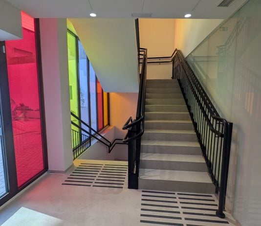 Interior de la Casa del Cuento, aún sin prestar los servicios para los que ha sido construida. (Foto: La Crónic@)