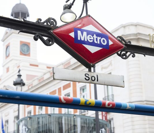 Entrada de la estación de Sol de Metro. (Foto: EP)