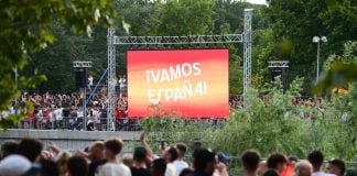 Habrá pantalla gigante en la Plaza de Toros Una pantalla gigante para seguir el España-Francia en Madrid. (Foto: EP)