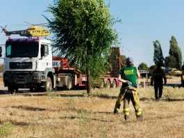 Puesto de mando en el incendio de la Mierla, en Tamajón.
