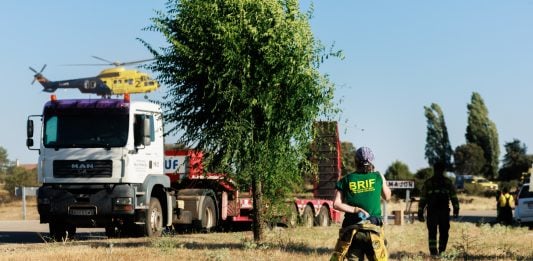 ÚLTIMO DATO: El fuego avanza imparable, con 5.400 hectáreas quemadas en el norte de Guadalajara Puesto de mando en el incendio de la Mierla, en Tamajón.
