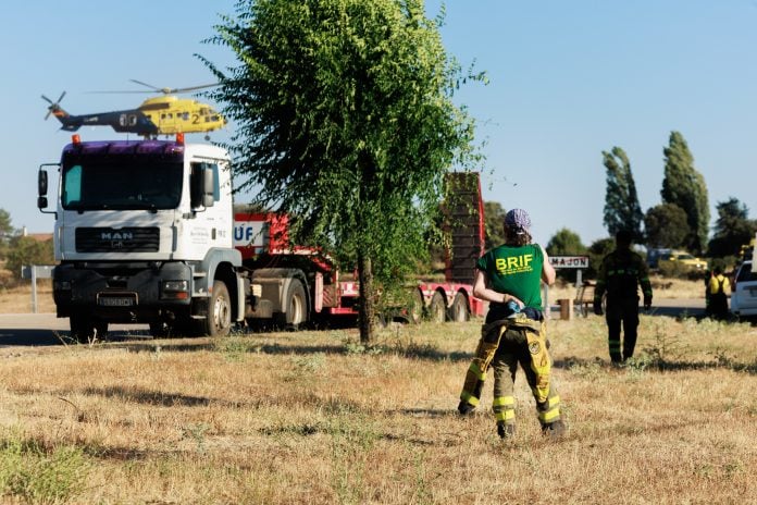 Puesto de mando en el incendio de la Mierla, en Tamajón.
