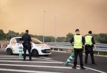 Carreteras cortadas por el fuego en Guadalajara Carretera cortada, a 2 de julio de 2026, en Chapinería, Madrid (España). Los incendios que afectan a la Comunidad de Madrid siguen avanzando sin control y se han unido en un solo foco, mientras que en Ávila el incendio de Burgohondo avanza también sin control lo que ha obligado al Gobierno central a declarar la emergencia nacional en un día en la que las previsiones meteorológicas de intensas rachas de viento dificultan las labores de extinción. Hasta el momento se han quemado 9.000 hectáreas en Ávila y otras 6.000 en Madrid. A. Pérez Meca / Europa Press 24 JULIO 2026 INCENDIO FORESTAL;PIXELADA 24/7/2026