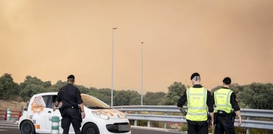 Sigue habiendo carreteras cortadas por el fuego en Guadalajara: tenemos la relación completa Carretera cortada, a 2 de julio de 2026, en Chapinería, Madrid (España). Los incendios que afectan a la Comunidad de Madrid siguen avanzando sin control y se han unido en un solo foco, mientras que en Ávila el incendio de Burgohondo avanza también sin control lo que ha obligado al Gobierno central a declarar la emergencia nacional en un día en la que las previsiones meteorológicas de intensas rachas de viento dificultan las labores de extinción. Hasta el momento se han quemado 9.000 hectáreas en Ávila y otras 6.000 en Madrid. A. Pérez Meca / Europa Press 24 JULIO 2026 INCENDIO FORESTAL;PIXELADA 24/7/2026