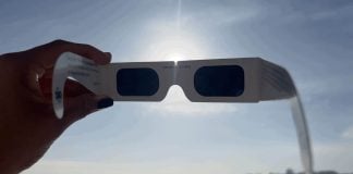 Crece la psicosis con la protección de los ojos para el eclipse Gafas para ver el eclipse.