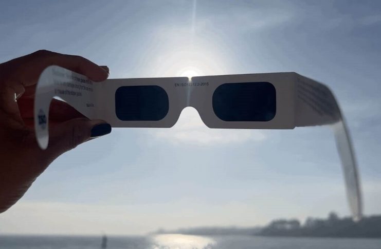 Crece la psicosis con la protección de los ojos para el eclipse Gafas para ver el eclipse.