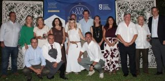 Hosteleros y políticos juntos en la gala de Santa Marta.