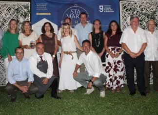 Hosteleros y políticos juntos en la gala de Santa Marta.