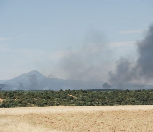 DESBOCADO EL INCENDIO, con 16.000 hectáreas quemadas y 20 pueblos evacuados y 5, confinados Incendio de La Mierla