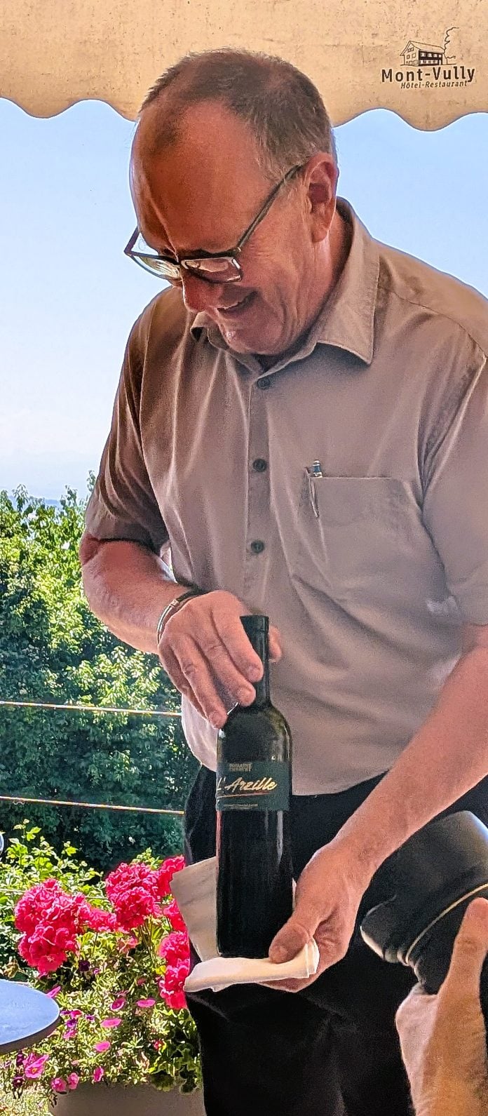 Vino de Murten, en Suiza. (Foto: La Crónic@)