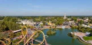 Cómo entrar más barato al Parque Astérix Vista general del Parque Astérix.