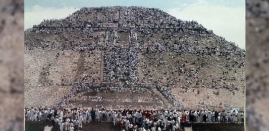 EL PASEANTE / Mi eclipse de 1991 La pirámide del Sol de Teotihuacán antes del largo de eclipse de 1991, en una fotografía de la época.
