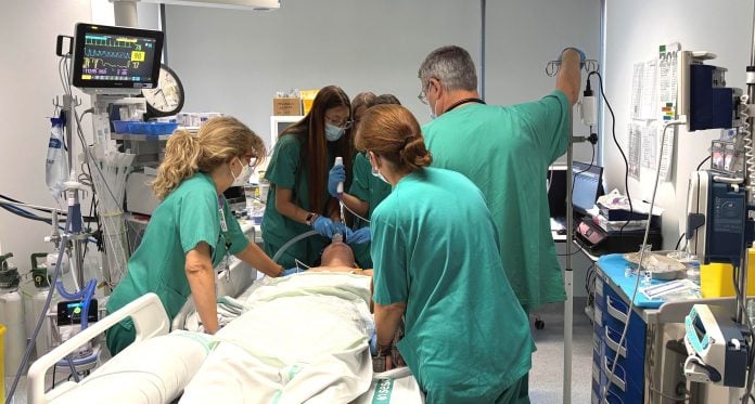 El hospital de Guadalajara incorpora una técnica avanzada para personalizar el tratamiento de la apnea del sueño.
