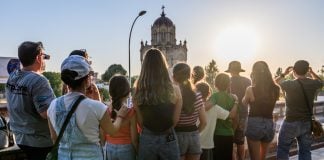 El sol no afloja tras el eclipse: este jueves, otro día con aviso por calor Eclipse en Guadalajara