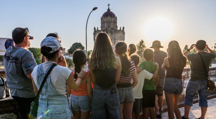 El sol no afloja tras el eclipse: este jueves, otro día con aviso por calor Eclipse en Guadalajara