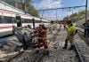 Lo que nadie se esperaba en las Cercanías de Madrid: un coche en las vías Un turismo se precipita desde un puente hacia las vías de la estación de Cercanías de Fuenlabrada.