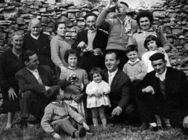 La familia Hermosilla, de El Pobo de Dueñas, en una imagen de 1962 incluida en esta exposición.