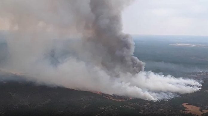 Incendio en El Recuenco la tarde del viernes, 14 de agosto de 2026.