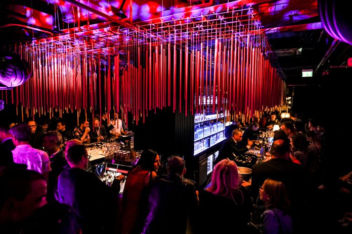 El Hotel Palace Berlín es uno de los participantes en esta singular experiencia que hace de la noche en la capital de Alemania el paraíso de los amantes de los cócteles.