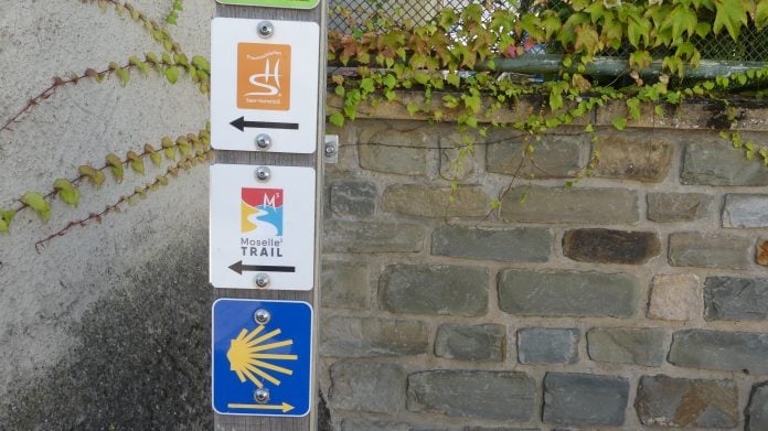 Señales de senderismo en Luxemburgo. (Foto: La Crónic@)