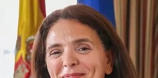 SUSANA CABELLOS / Democracia eclipsada Susana Cabellos formato cuadrado