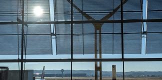 A punto para embarcar en la terminal T4 de Barajas. (Foto: La Crónic@)