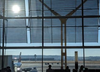 Inglés para viajes: el curso que estabas esperando A punto para embarcar en la terminal T4 de Barajas. (Foto: La Crónic@)