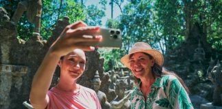 El ‘postureo’ manda al viajar: el 40% busca destinos solo por la foto Un selfie en Tailandia.