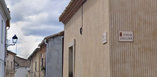 Un pueblo de 8 vecinos se lleva un premio de la Diputación de Guadalajara Calle Mayor de Angón. (Foto: Google Maps)