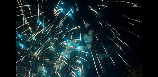 Los fuegos artificiales, a vista de dron Fuegos artificiales en las Ferias de Guadalajara de 2026.
