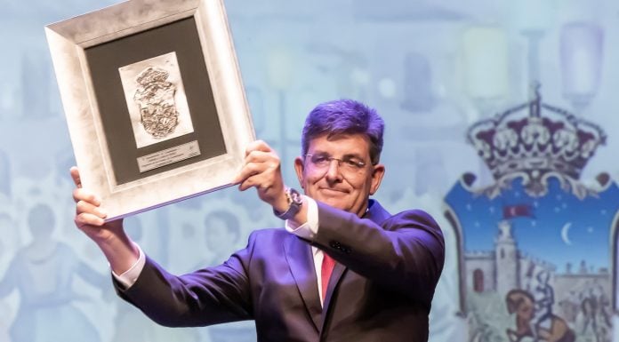 Lee íntegro aquí el entrañable pregón de Ferias de Carmelo García Carmelo García recibió una placa en su condición de pregonero de las Ferias de Guadalajara en 2026.