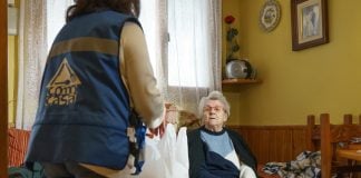 La Diputación mantiene su servicio de comida a domicilio para mayores Comida a domicilio para ancianos.