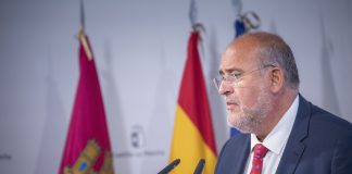 La Junta no hizo trampas con el Informe PISA, asegura Martínez Guijarro El vicepresidente primero del Gobierno regional, José Luis Martínez Guijarro, durante su comparecencia.