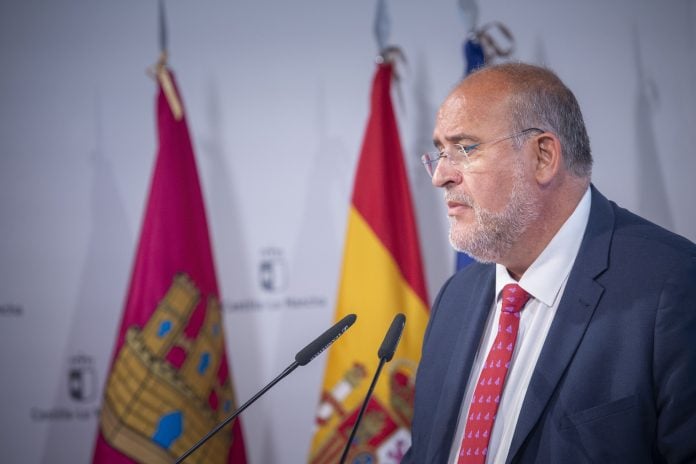 El vicepresidente primero del Gobierno regional, José Luis Martínez Guijarro, durante su comparecencia.